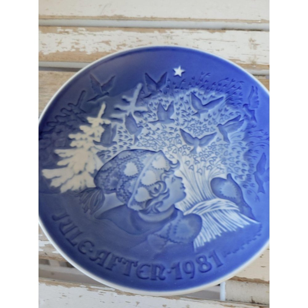 B&g Christmas peace 9081 1981 dogs‎ blue plate Denm